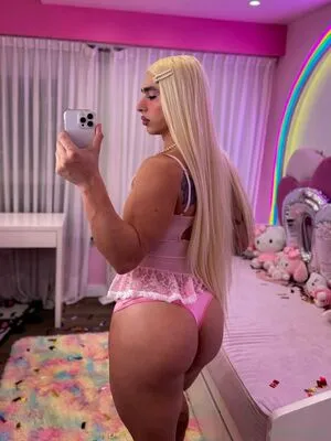 Emivelaaa OnlyFans Leaked Free Thumbnail Picture - #MrkvM5g96p