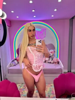 Emivelaaa OnlyFans Leaked Free Thumbnail Picture - #TATSEBYlbh