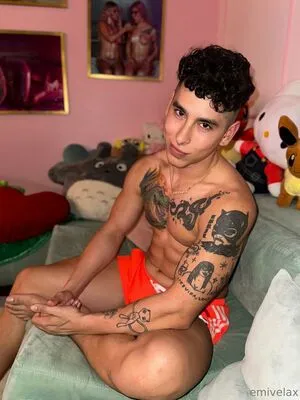 Emivelax OnlyFans Leaked Free Thumbnail Picture - #0kf97eVK8s