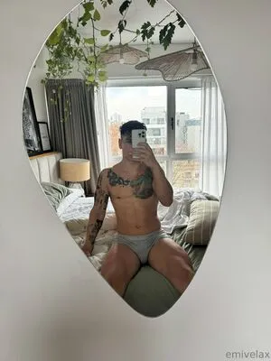 Emivelax OnlyFans Leaked Free Thumbnail Picture - #Fkm1a8nEA4