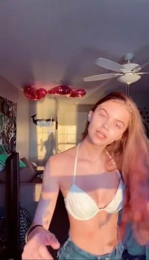 Emma Beardsley OnlyFans Leaked Free Thumbnail Picture - #b9oY5NR7py