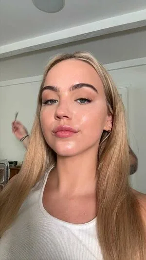 Emma Brooks OnlyFans Leaked Free Thumbnail Picture - #82p8S6tFou