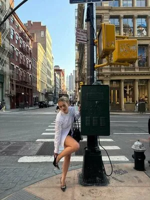 Emma Brooks OnlyFans Leaked Free Thumbnail Picture - #8TOrysN0QA