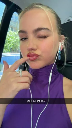 Emma Brooks OnlyFans Leaked Free Thumbnail Picture - #FFCPkzMP24