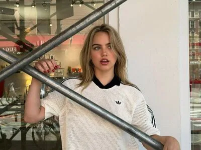 Emma Brooks OnlyFans Leaked Free Thumbnail Picture - #N095BnDXBc