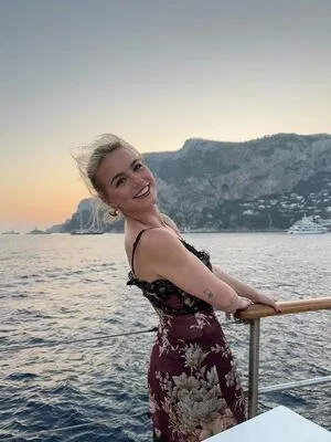 Emma Brooks OnlyFans Leaked Free Thumbnail Picture - #2mxhrsozga
