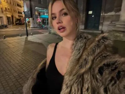 Emma Brooks OnlyFans Leaked Free Thumbnail Picture - #4d9MiWSMvU
