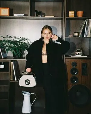 Emma Brooks OnlyFans Leaked Free Thumbnail Picture - #6wWulLNu2l