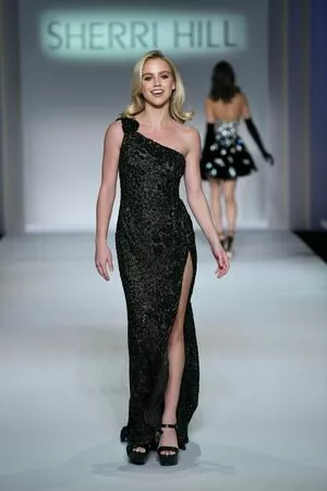 Emma Brooks OnlyFans Leaked Free Thumbnail Picture - #AGAogbAaG3