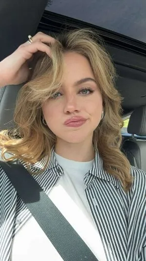 Emma Brooks OnlyFans Leaked Free Thumbnail Picture - #L2ElLCYGjn