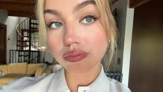 Emma Brooks OnlyFans Leaked Free Thumbnail Picture - #T76XsqlFsD