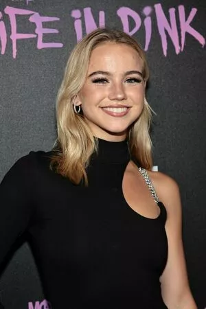 Emma Brooks OnlyFans Leaked Free Thumbnail Picture - #XHUPochjLq