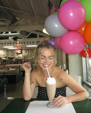 Emma Brooks OnlyFans Leaked Free Thumbnail Picture - #ety152Fyom