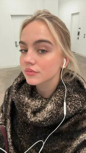 Emma Brooks OnlyFans Leaked Free Thumbnail Picture - #h4fPKjM4fw