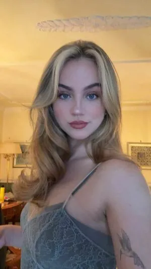 Emma Brooks OnlyFans Leaked Free Thumbnail Picture - #qqjI8JNA1O