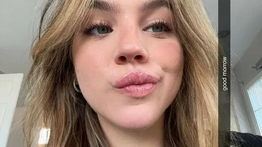 Emma Brooks OnlyFans Leaked Free Thumbnail Picture - #x98UkkTqOm