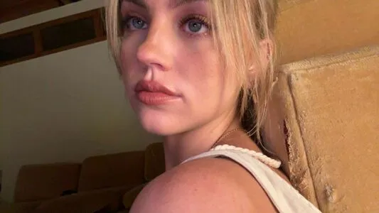 Emma Brooks OnlyFans Leaked Free Thumbnail Picture - #yWatZyAFdv