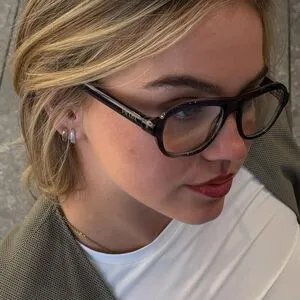 Emma Brooks OnlyFans Leaked Free Thumbnail Picture - #zANR7ybsnr