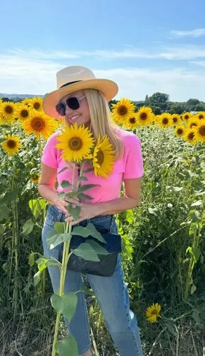 Emma Bunton OnlyFans Leaked Free Thumbnail Picture - #LGGtBASPJ9