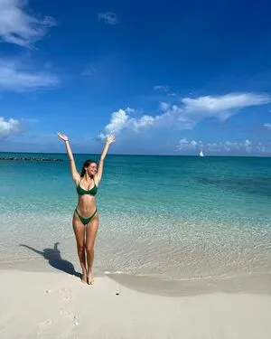 Emma Burnze OnlyFans Leaked Free Thumbnail Picture - #32PnSQNCrx