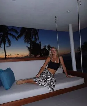 Emma Burnze OnlyFans Leaked Free Thumbnail Picture - #x4aANgAjoc
