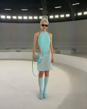 Emma Chamberlain OnlyFans Leaked Free Thumbnail Picture - #1xEB0TaprW