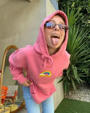 Emma Chamberlain OnlyFans Leaked Free Thumbnail Picture - #5Bu98F4WQb