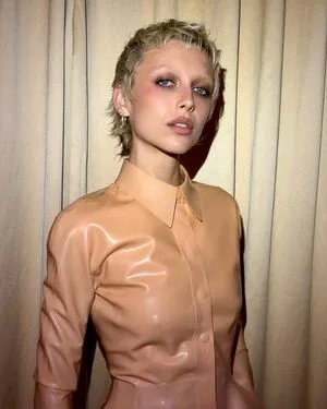 Emma Chamberlain OnlyFans Leaked Free Thumbnail Picture - #7el8m8aAeJ