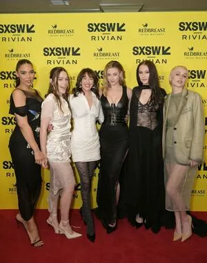 Emma Chamberlain OnlyFans Leaked Free Thumbnail Picture - #8TEcoMh8SL