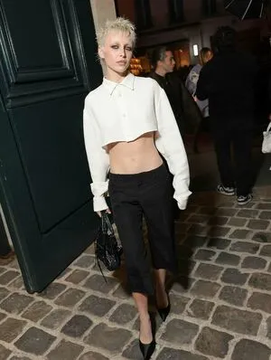 Emma Chamberlain OnlyFans Leaked Free Thumbnail Picture - #T0RDrfpmDm