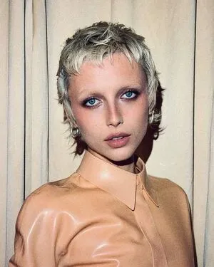 Emma Chamberlain OnlyFans Leaked Free Thumbnail Picture - #Z0TyyTiN3w