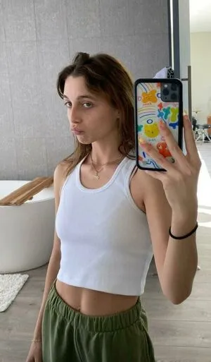 Emma Chamberlain OnlyFans Leaked Free Thumbnail Picture - #k1aYXBu1SR