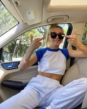 Emma Chamberlain OnlyFans Leaked Free Thumbnail Picture - #wsv6vwmUcr