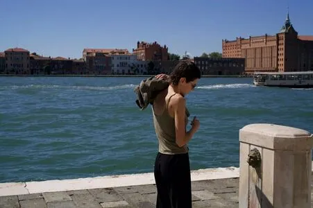 Emma Corrin OnlyFans Leaked Free Thumbnail Picture - #0kZlH2TW2D