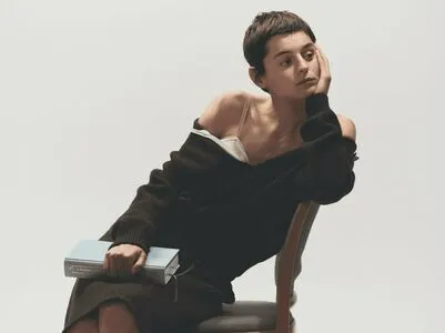 Emma Corrin OnlyFans Leaked Free Thumbnail Picture - #FqMDGwNDEr