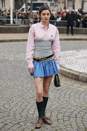 Emma Corrin OnlyFans Leaked Free Thumbnail Picture - #GAeSMNK4ul