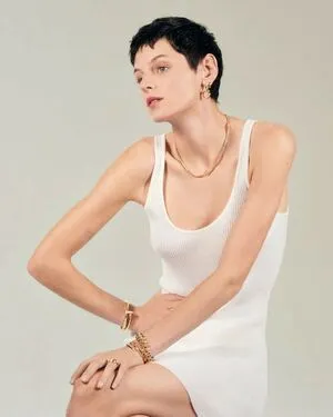 Emma Corrin OnlyFans Leaked Free Thumbnail Picture - #XZteOxb400