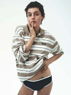 Emma Corrin OnlyFans Leaked Free Thumbnail Picture - #ut0X9OPqkP