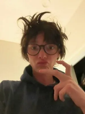 Emma Dumont OnlyFans Leaked Free Thumbnail Picture - #nKXuqwO5I3