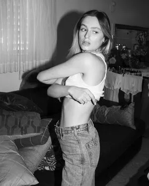Emma Greenberg OnlyFans Leaked Free Thumbnail Picture - #xJ4lRG21h2