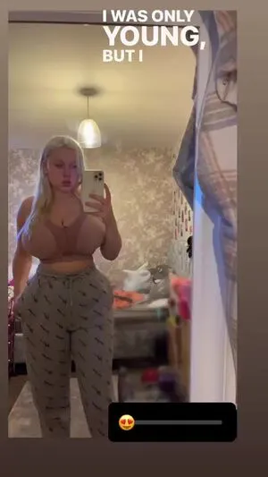 Emma H OnlyFans Leaked Free Thumbnail Picture - #dSAUfA003V