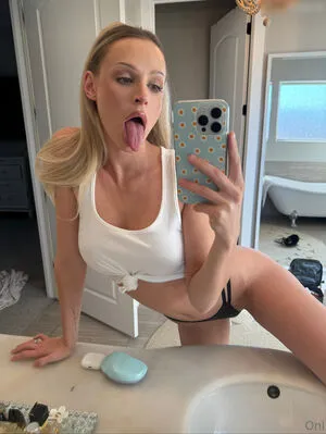 Emma Hix OnlyFans Leaked Free Thumbnail Picture - #TkEJeshmOm