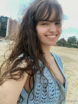 Emma Jh OnlyFans Leaked Free Thumbnail Picture - #1MV3YW8FDL
