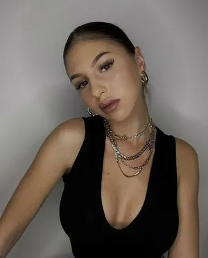 Emma Kapic OnlyFans Leaked Free Thumbnail Picture - #tbZsonthgi