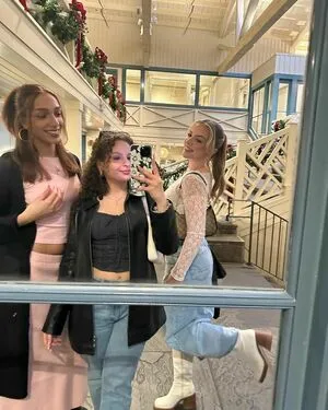 Emma Keefe OnlyFans Leaked Free Thumbnail Picture - #B3eULYznNl