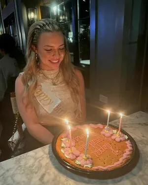 Emma Keefe OnlyFans Leaked Free Thumbnail Picture - #ZrGa7Rd0xV