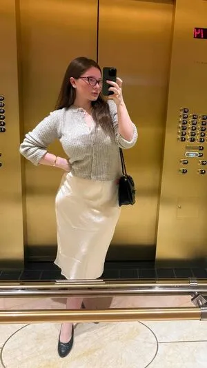 Emma Kenney OnlyFans Leaked Free Thumbnail Picture - #UGXaqgekds