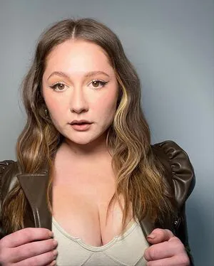 Emma Kenney OnlyFans Leaked Free Thumbnail Picture - #upI7L7NRGn