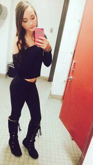Emma Lilly OnlyFans Leaked Free Thumbnail Picture - #TWrtTVrVMY