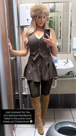 Emma Louise Jones OnlyFans Leaked Free Thumbnail Picture - #9W7G8QdpBG